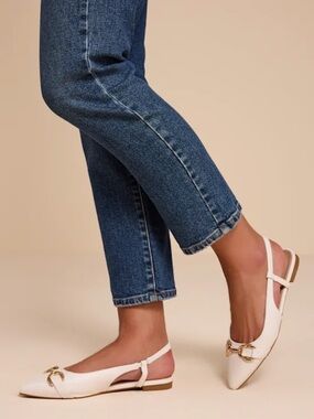 Women's White Slingback Pointed-Toe Flats - Classic Chic